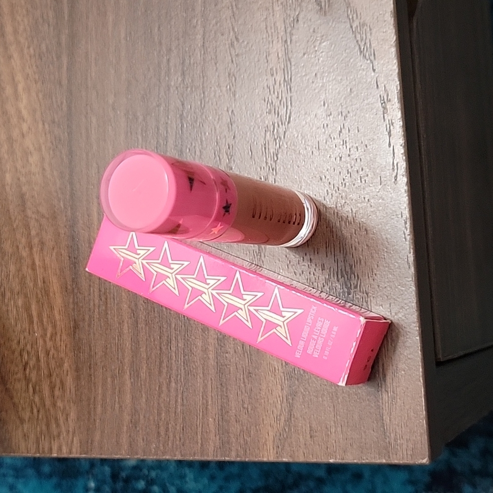 Jeffree Star Velour Liquid Lipstick "Christmas Cookie"